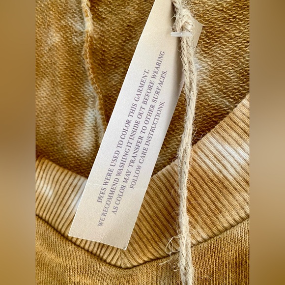 NWT True Craft Women's V-Neck Tie-Dye Sweatshirt - Gold, Pink, Orange, Green - Picture 4 of 7